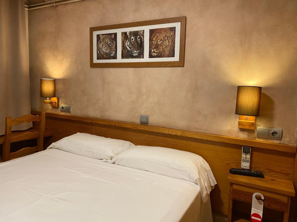 Hostal Galicia Cardedeu Esterno foto