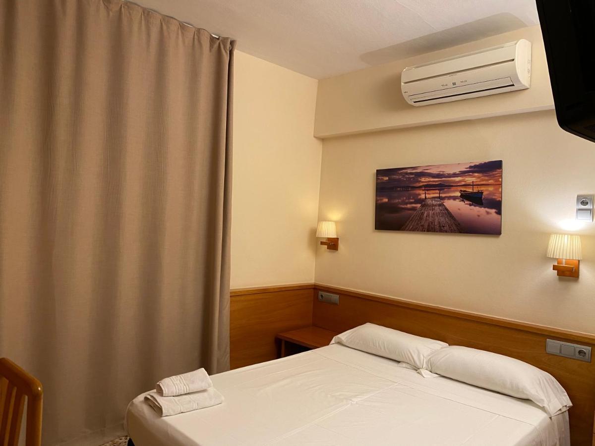 Hostal Galicia Cardedeu Esterno foto