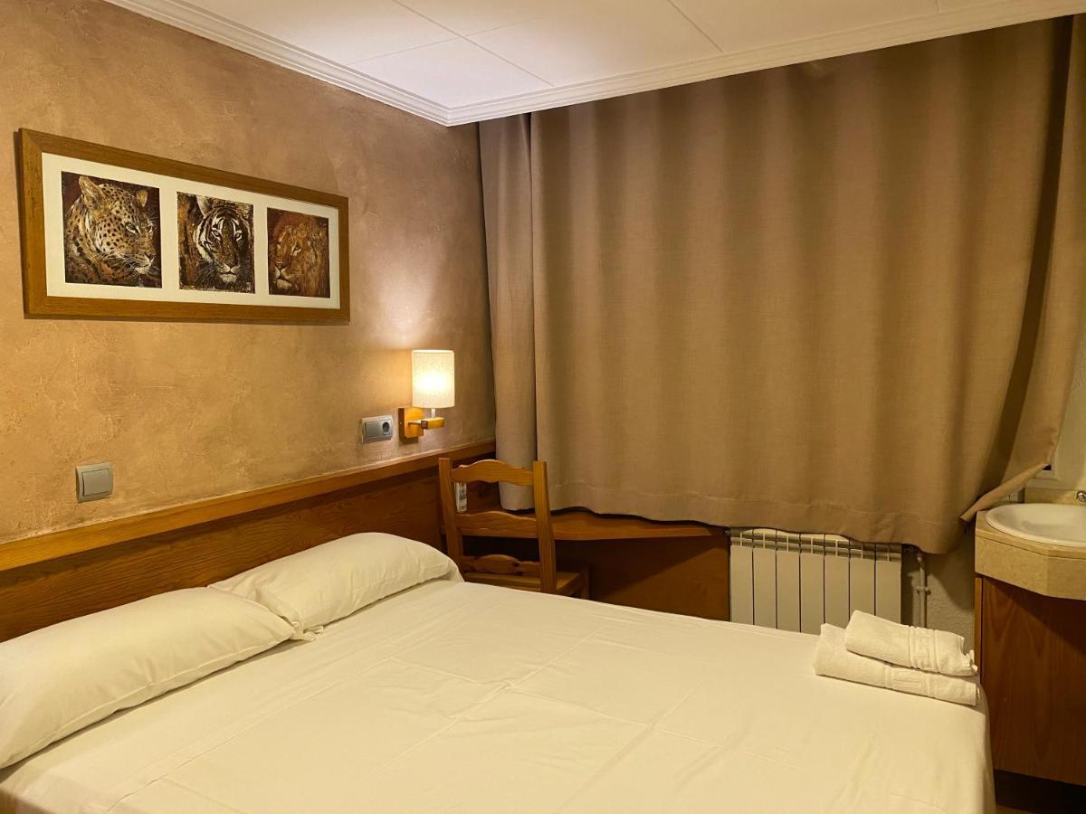 Hostal Galicia Cardedeu Esterno foto