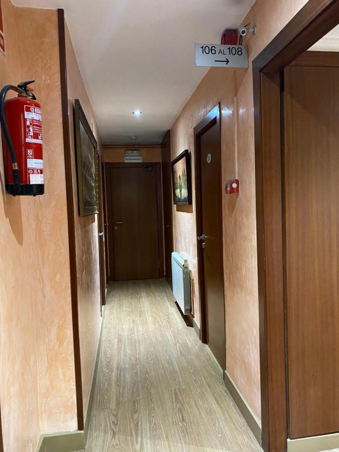 Hostal Galicia Cardedeu Esterno foto