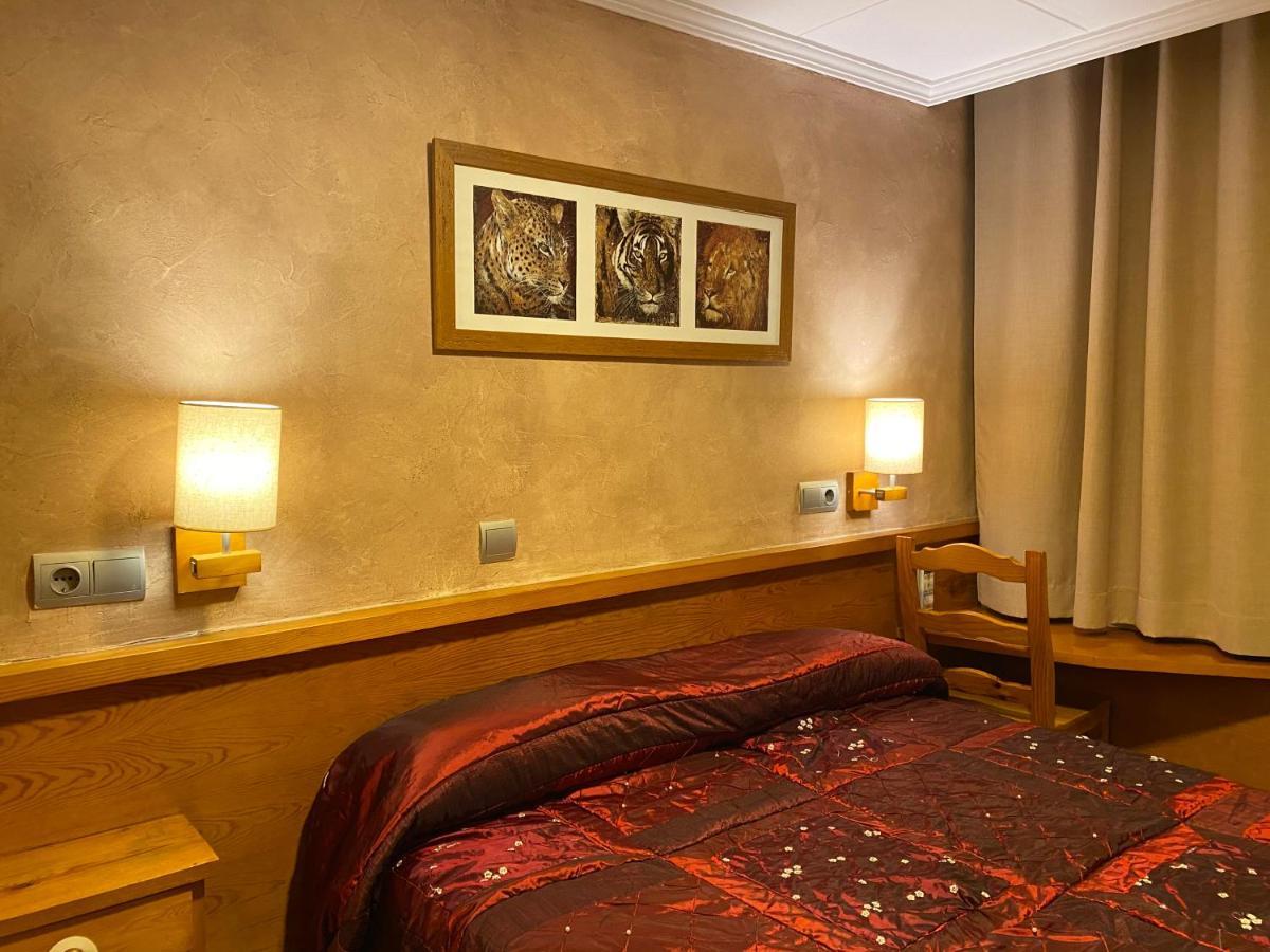 Hostal Galicia Cardedeu Esterno foto