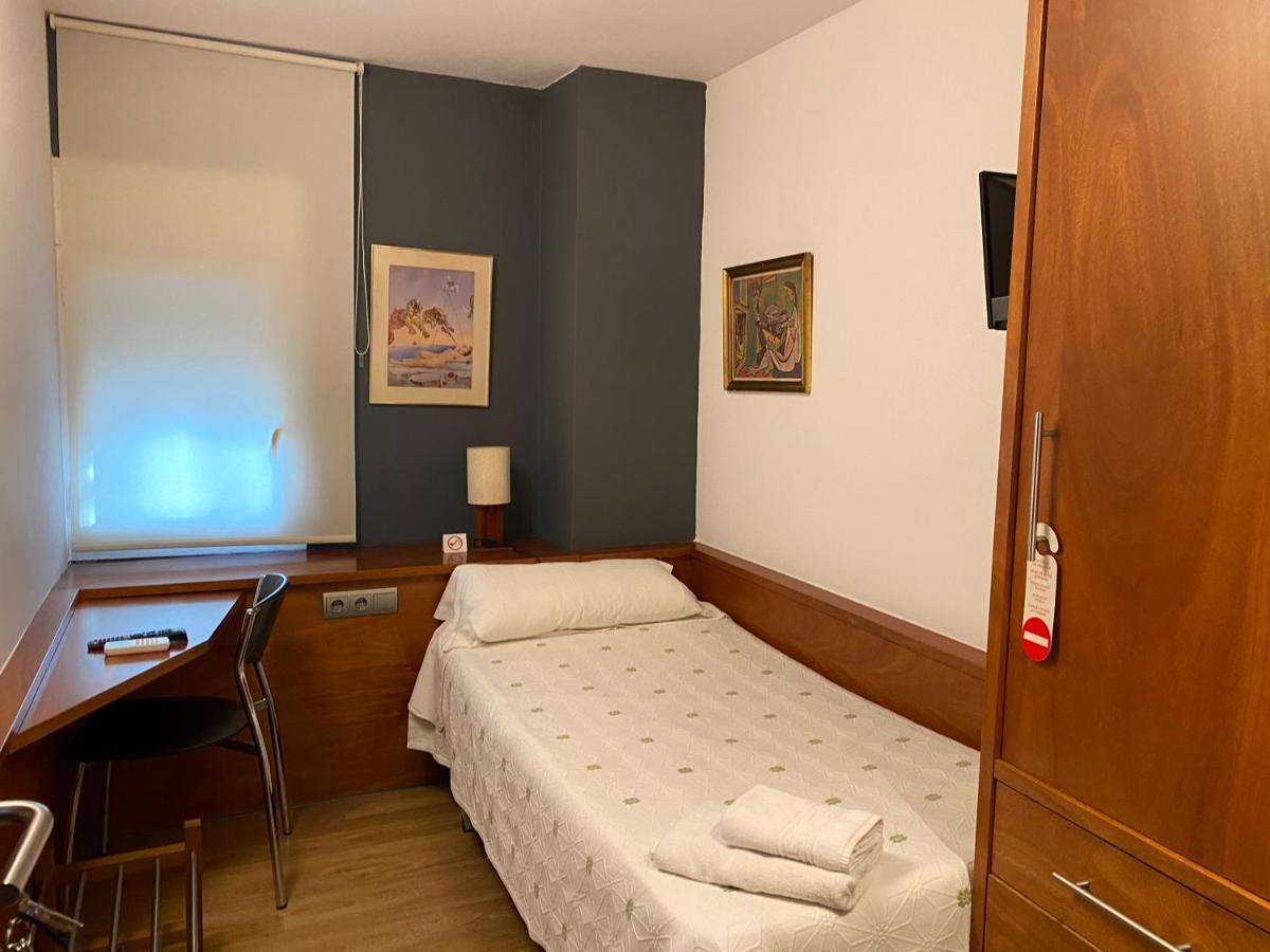Hostal Galicia Cardedeu Esterno foto