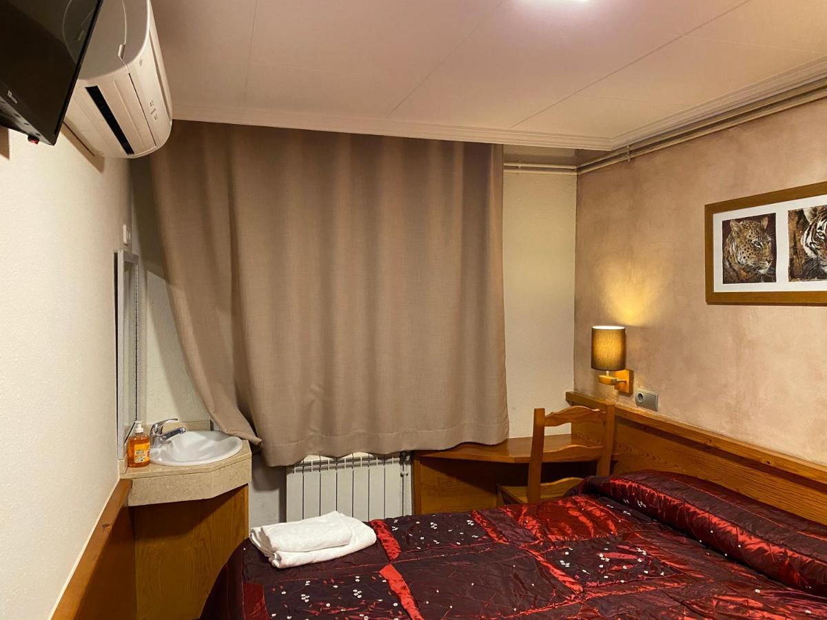 Hostal Galicia Cardedeu Esterno foto