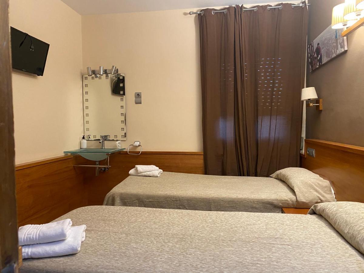 Hostal Galicia Cardedeu Esterno foto