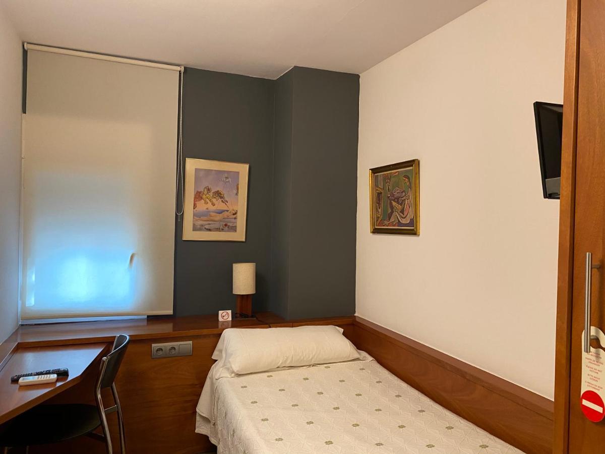 Hostal Galicia Cardedeu Esterno foto