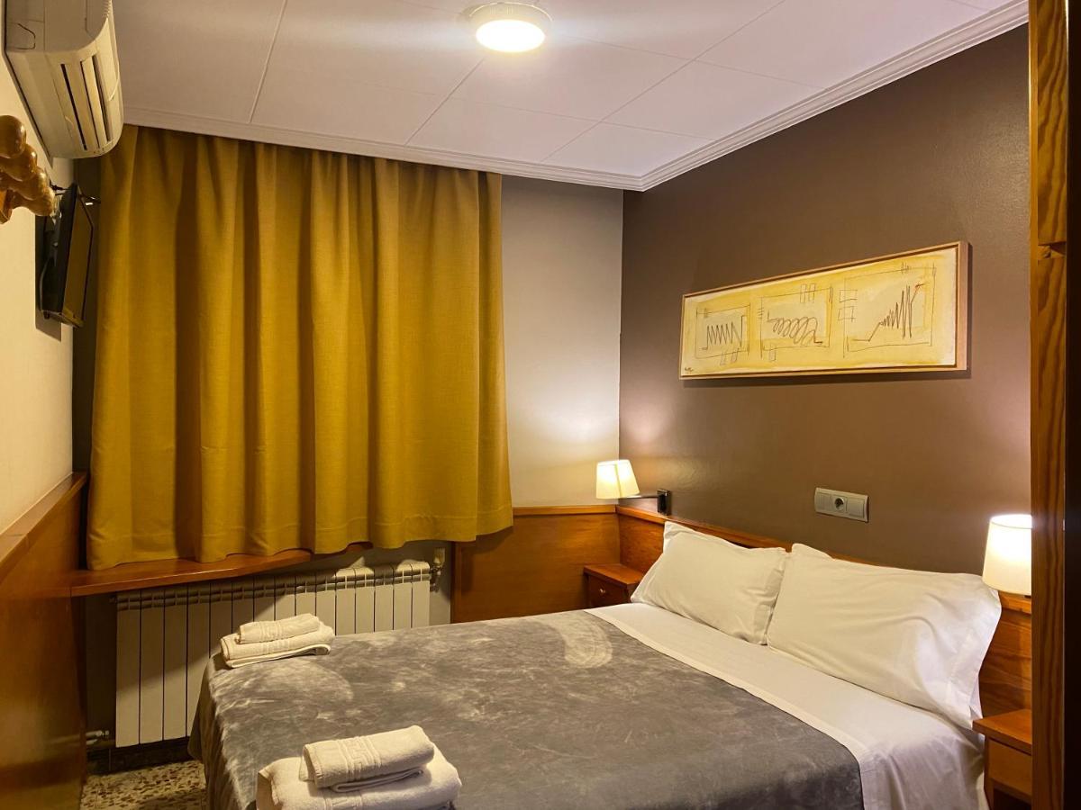 Hostal Galicia Cardedeu Esterno foto