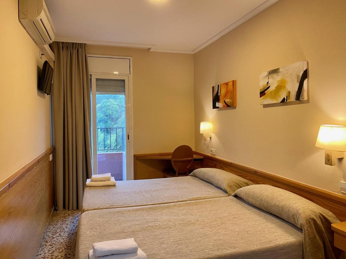 Hostal Galicia Cardedeu Esterno foto