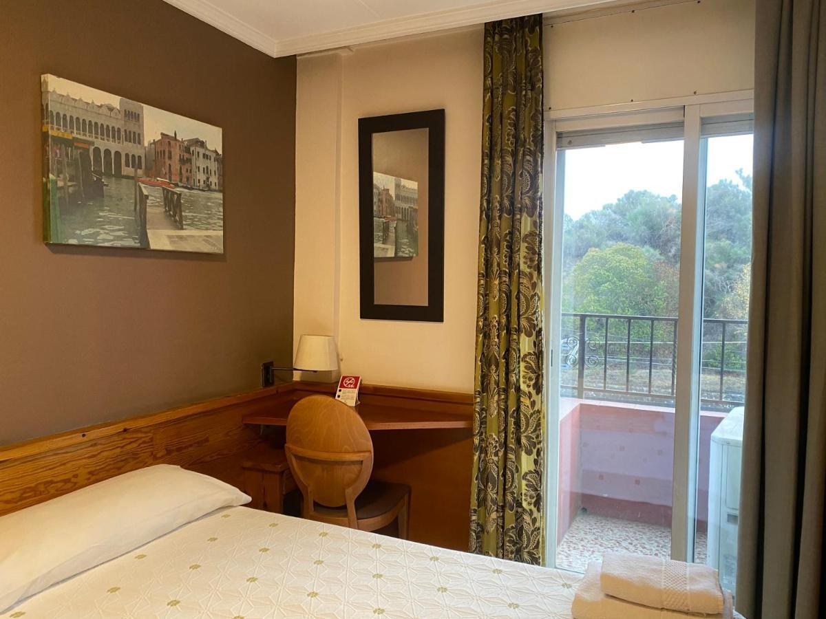 Hostal Galicia Cardedeu Esterno foto