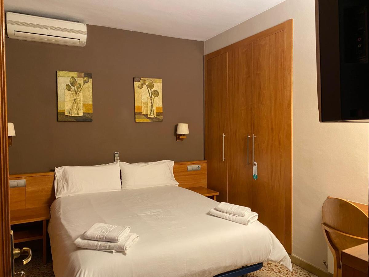 Hostal Galicia Cardedeu Esterno foto