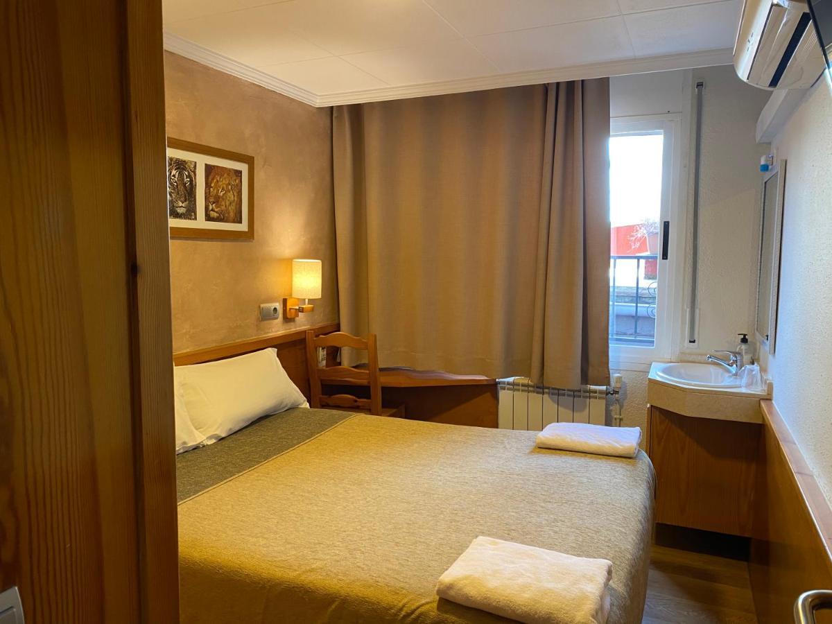 Hostal Galicia Cardedeu Esterno foto
